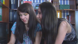 Русское лесби порно, секс на рабочем месте вместо работы