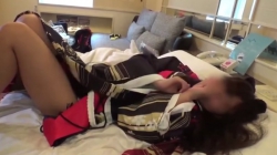 Молодая японская проститутка в кимоно обслуживает клиента