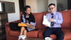 Одноклассник помогает с английским а после дерёт в жопу