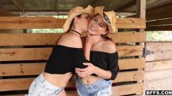 Зажигательный однополый секс двух ковбойш