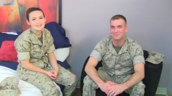 Пара военнослужащих решила сниматься в порно