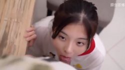 Не дала брату подрочить потому пришлось ублажать самой