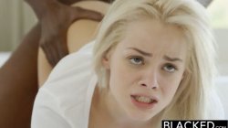 Эльза Джин увела парня у своей темнокожей подруги