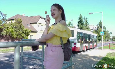 Не учили не ходить в гости к незнакомцам